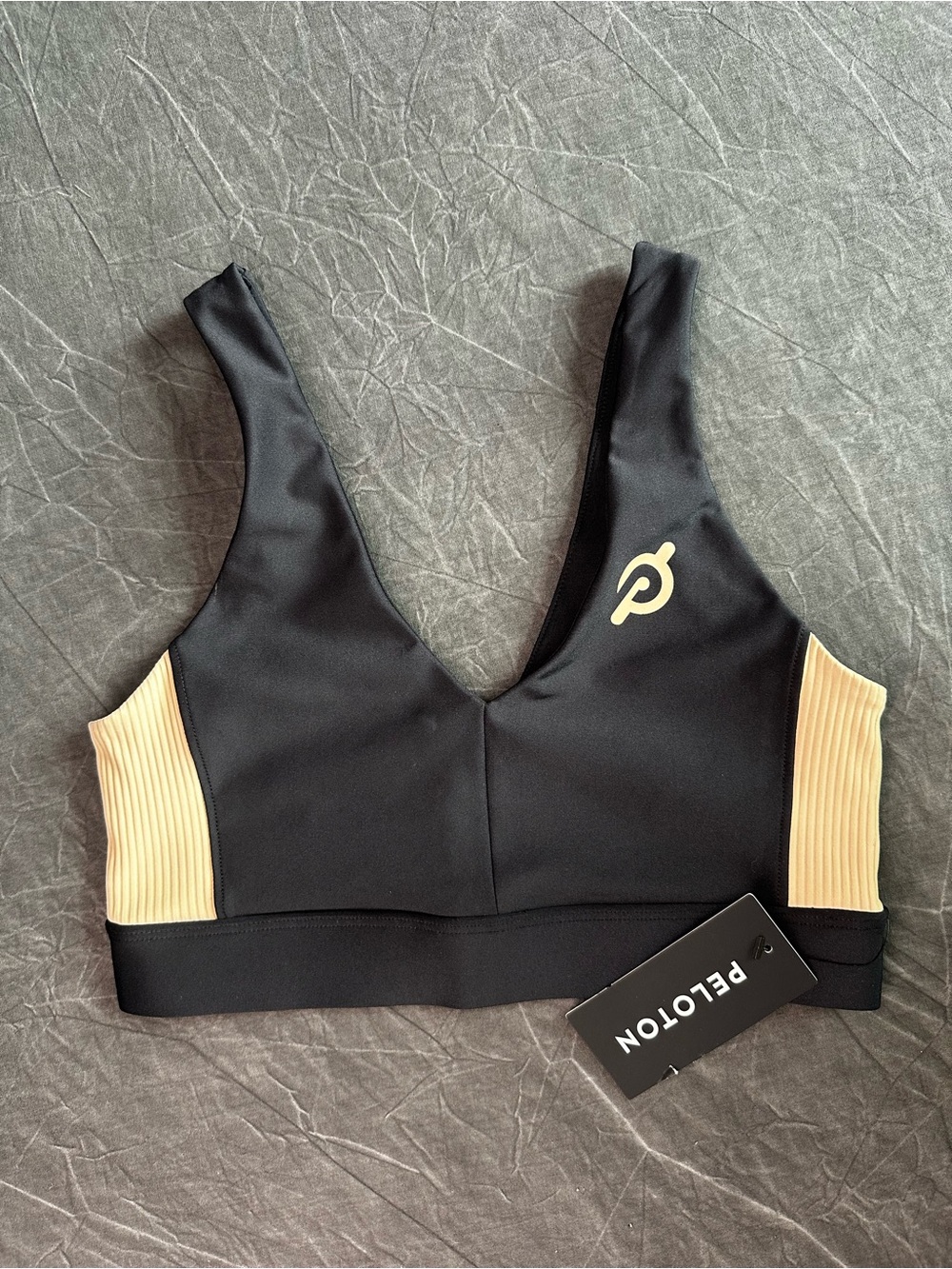 NWT Peloton SHOW UP Black Sports Bra with Beige Side Panels, v neck/back